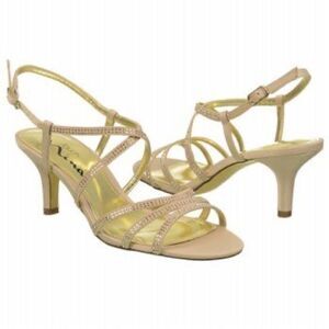 10/$25🦋 Touch of Nina Ivory Satin & Gold Genivee Heels - Size 7
